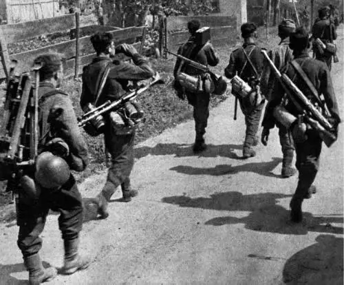 美国在太平洋战场打了4年，阵亡12万人，击毙日军150万，双方阵亡比为1:12.