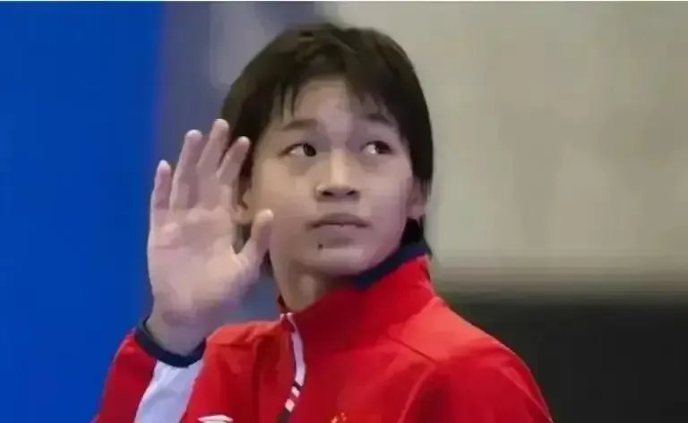 周继红失算了！全红婵比想象之中更难击溃，陈芋汐的身后藏有谋算。
陈芋汐的家人和周