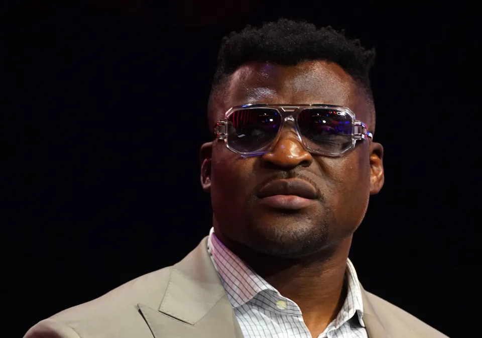 美国青铜轰炸机维尔德输给帕克后，含蓄表达了退役的想法。前UFC世界冠军纳干诺在社