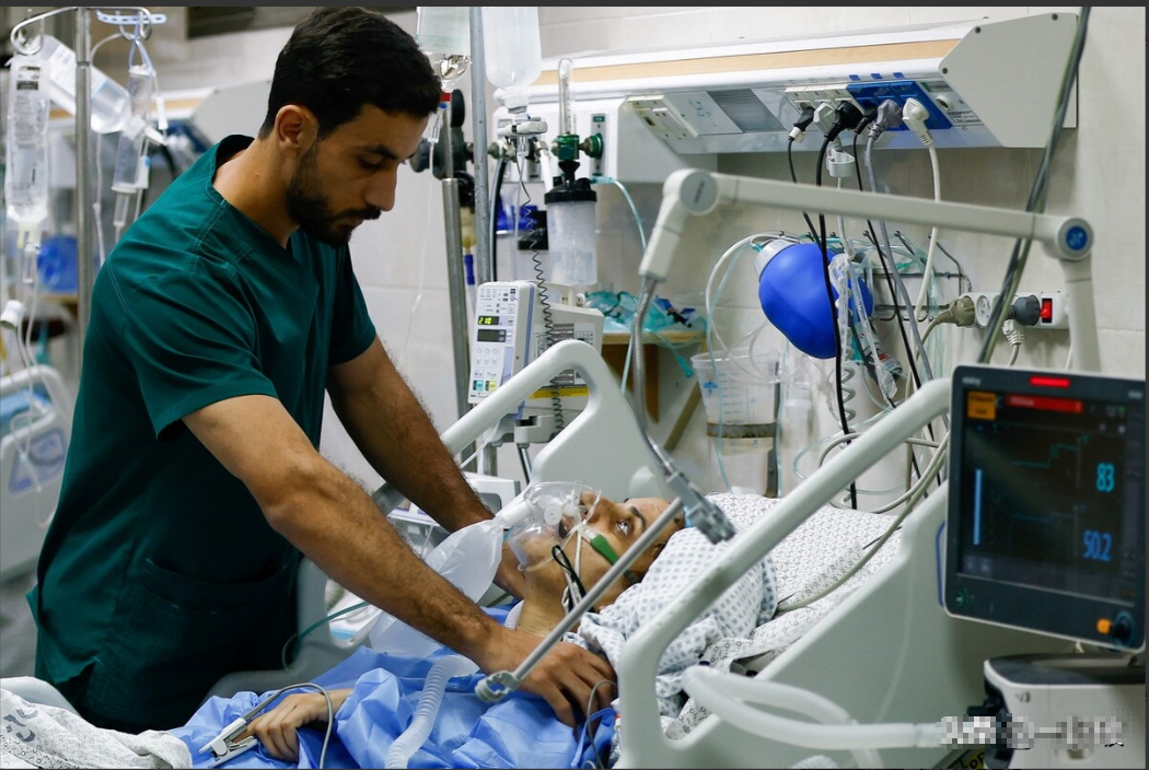 英国29岁冰球运动员遭冰刀割喉去世“一针破”：什么情况，不会和巴以冲突有关吧。还