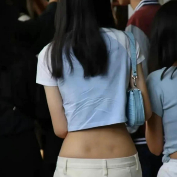 传说中的腰窝吗？