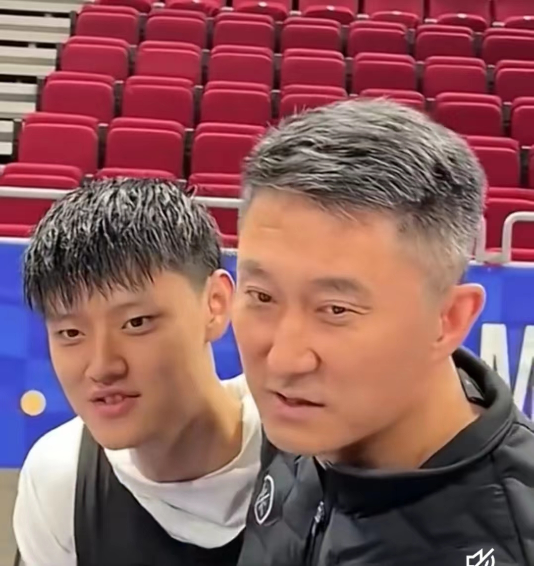 杜锋公开招募曾凡博，杜锋对曾凡博的喜爱有点明目张胆；
今晚京粤大战即将打响，两队