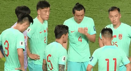 足协机构臃肿、人浮于事
一、10月16日，足协大会上，选举一把手1人宋凯、二把手
