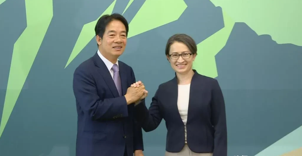 台湾“大选”登记结束，蓝白确定各选各的，赖清德、侯友宜、柯文哲“三脚督”开打。关