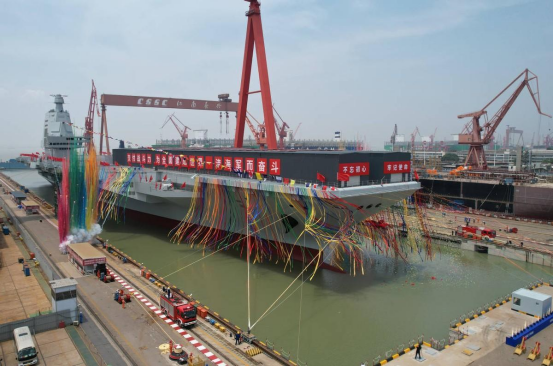 2.4万亿资金足以让中国海军购置大量先进武器。以这笔资金为基础，我们可以进行如下