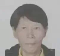 #起底人贩子余华英：5000元卖掉亲儿子# 余华英这个禽兽不如的女人，不仅拐卖过