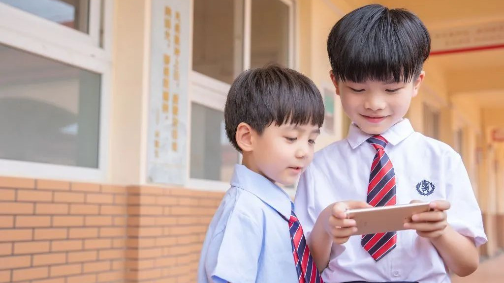 养成or养废？孩子沉迷玩手机怎么办！