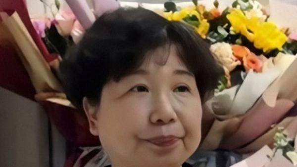 郑州女子勇敢面对风雪，散发着河南人的自豪！杜新枝女士的更新视频让人期待！