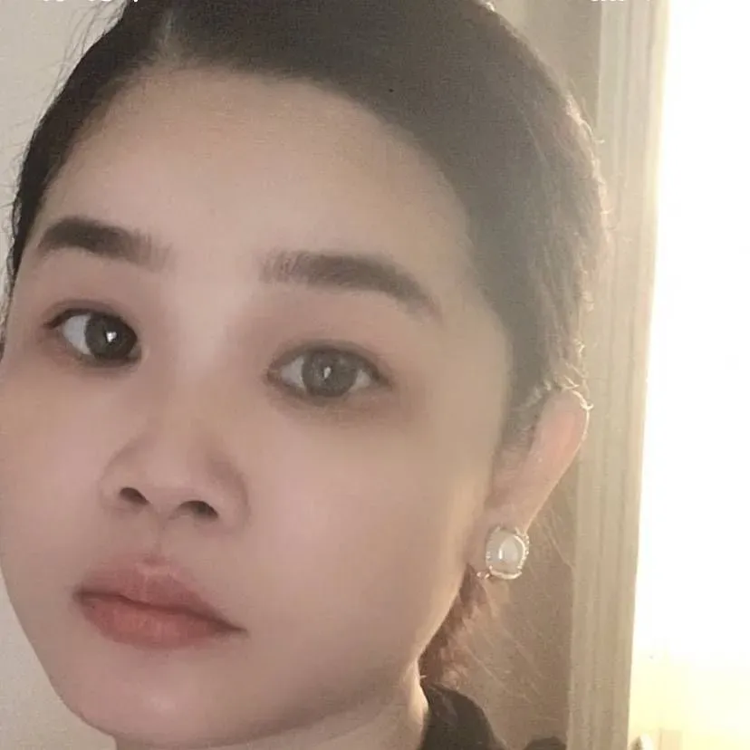 昨天和丈夫发生了争执，我一气之下离开家，在外面住了宾馆。他打了好几通电话，但我都