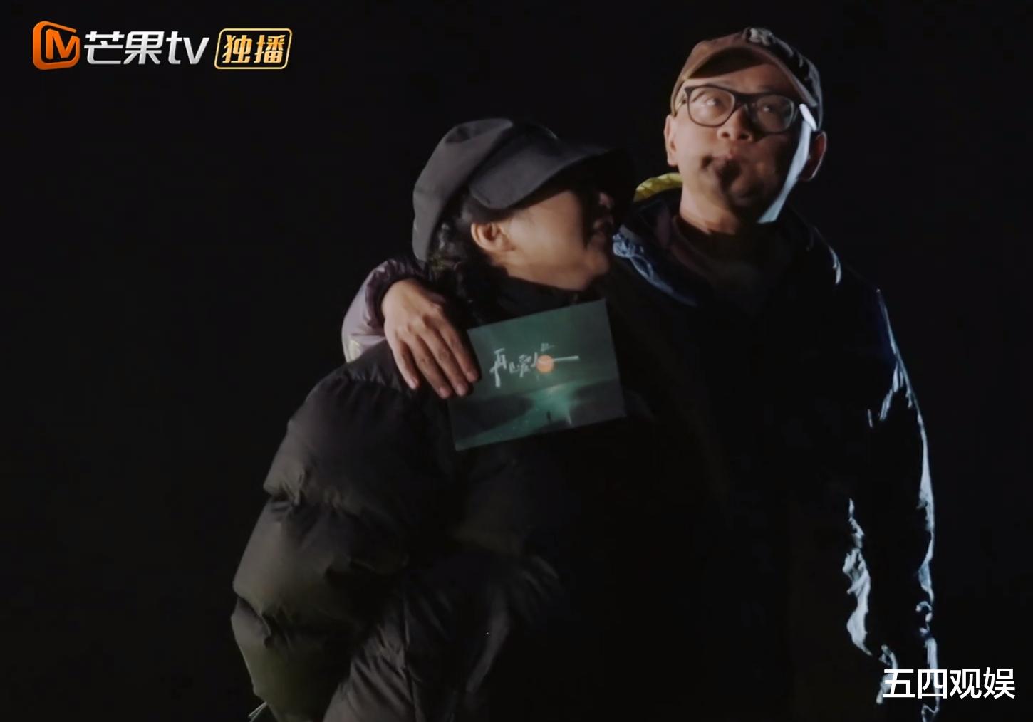 李松蔚作为情感导师和节目嘉宾，鼓励朋友傅首尔追求婚姻自由，被papi酱内涵站立场（严选皓齿电动牙刷拆解）-第5张图片-九妖电影