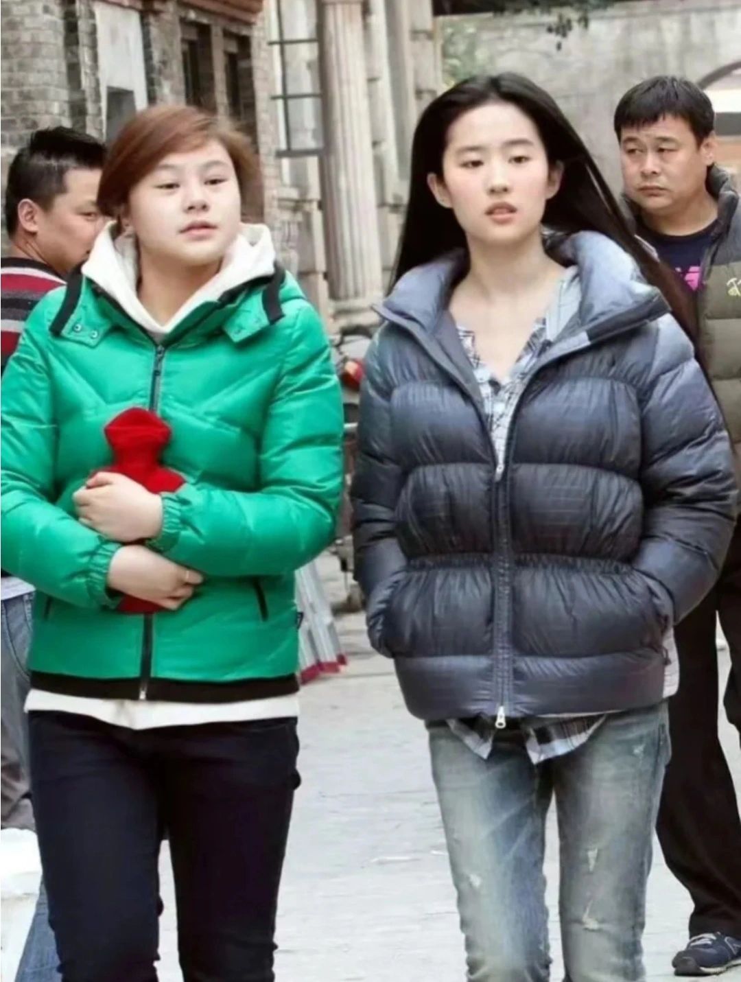 Vocal ！感觉她跟别人从来不在一个图层！
跟她在一起合照的人都变的千奇百怪的