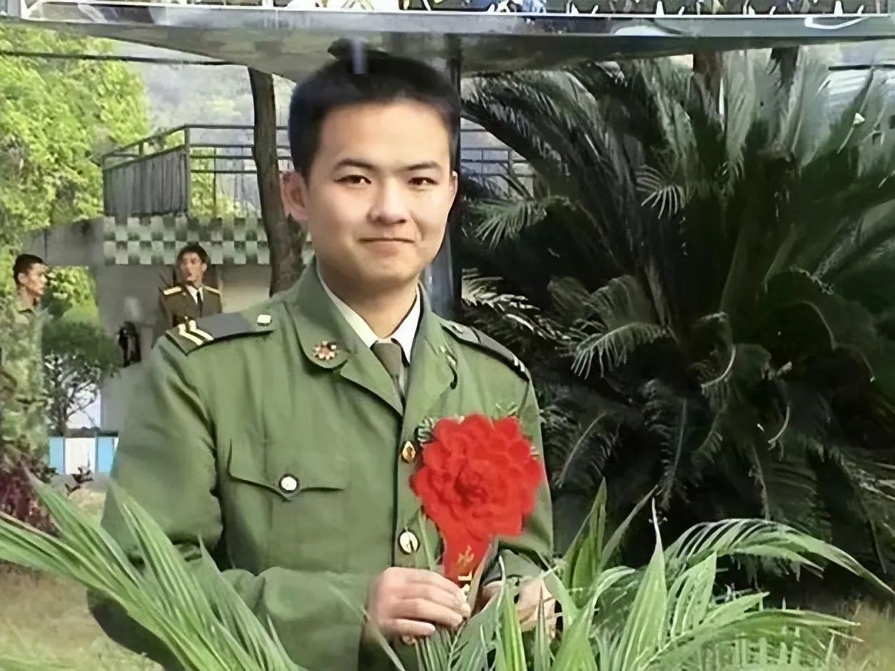 自古以来，做到忠孝两全的，唯有一人，前半生卫国戍边，后半后为父雪耻！