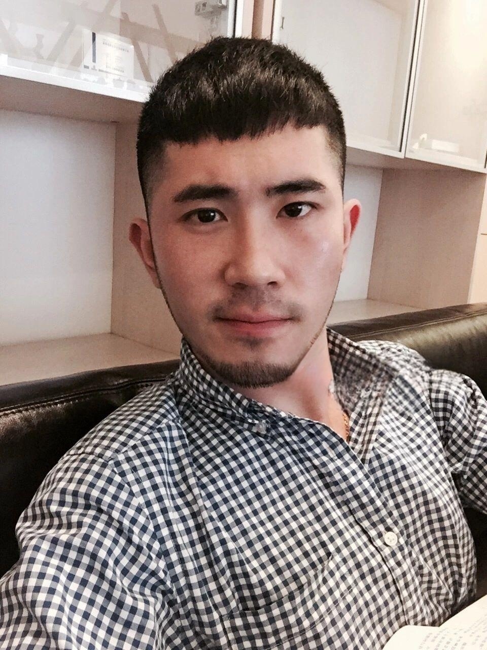 不同年纪的男士发型参考