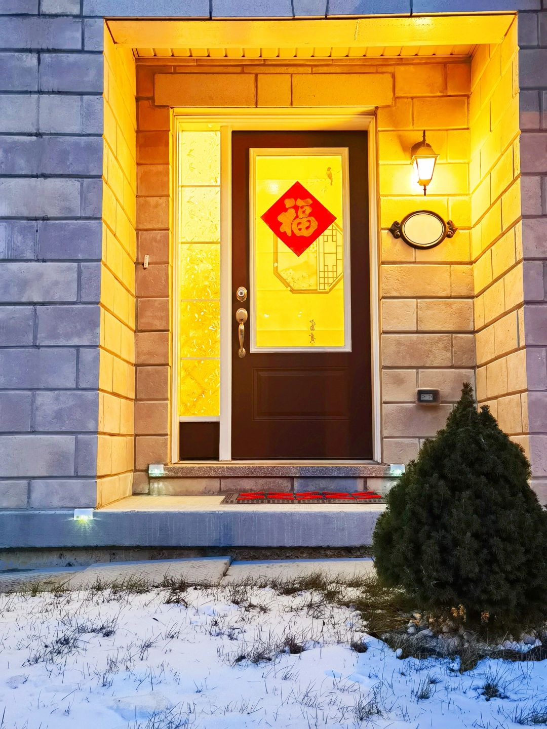 🏮迎新春贴福字｜🇨🇦加国华人的浪漫
窗明几净新春好，万家灯火岁月安 🏮
