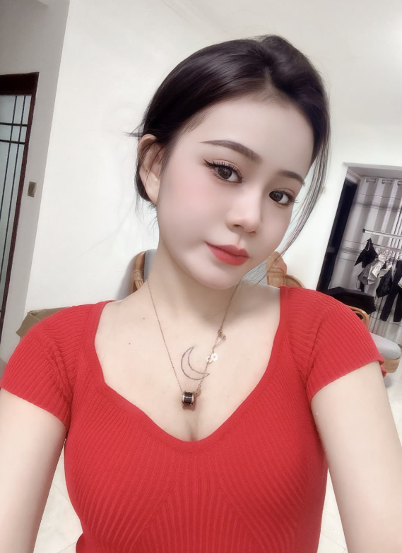 男人不要去聊骚，
兄弟你能聊到的要么比你还随便，
要么就是跟你只认钱的女人。
正