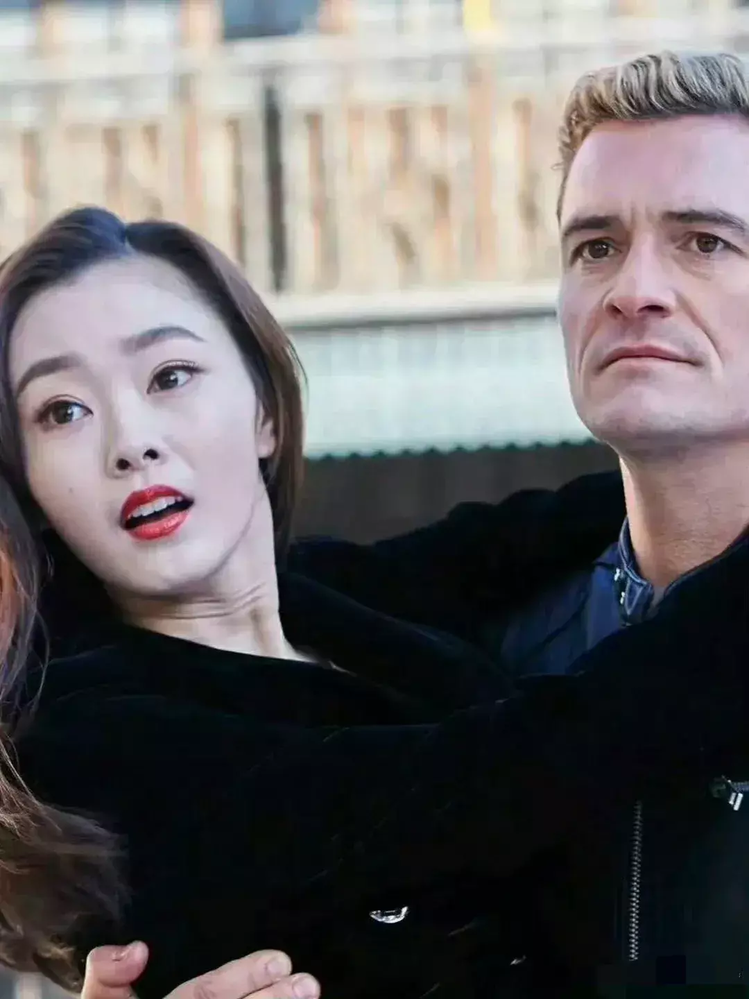 白敬亭看过这张照片吗，知道宋轶脖子上这么多褶子吗？