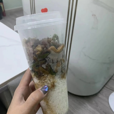 打包盒需要两块，咱该省省该花花，不该花的坚决不花！