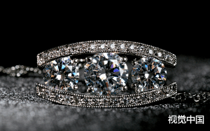 堂姐拿我男朋友照片发朋友圈，我带着男朋友回家手撕绿茶