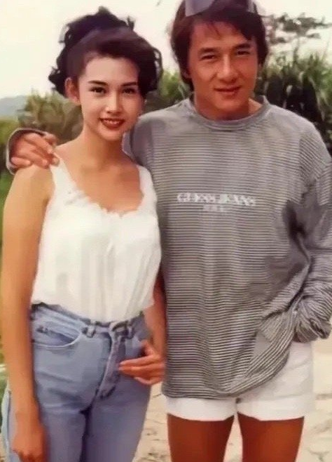 如果他俩裤子互换，风格就不一样了 ​​​