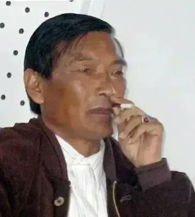 果敢老街的白所成终于感到了恐惧，他明白逃避已无济于事。白所成在邻国政府的坚决打击