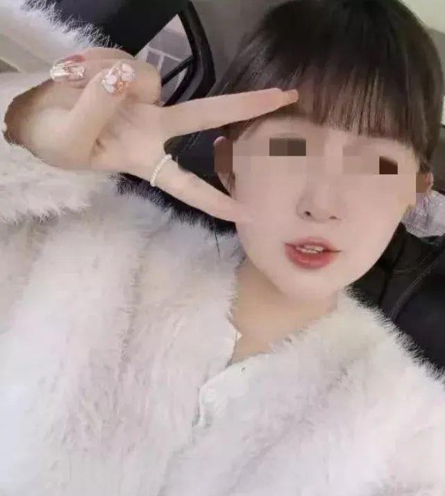 堪称天花板的聊天记录，简直不堪入目！
近日某城管执法局中队长出轨女下属，被其妻子