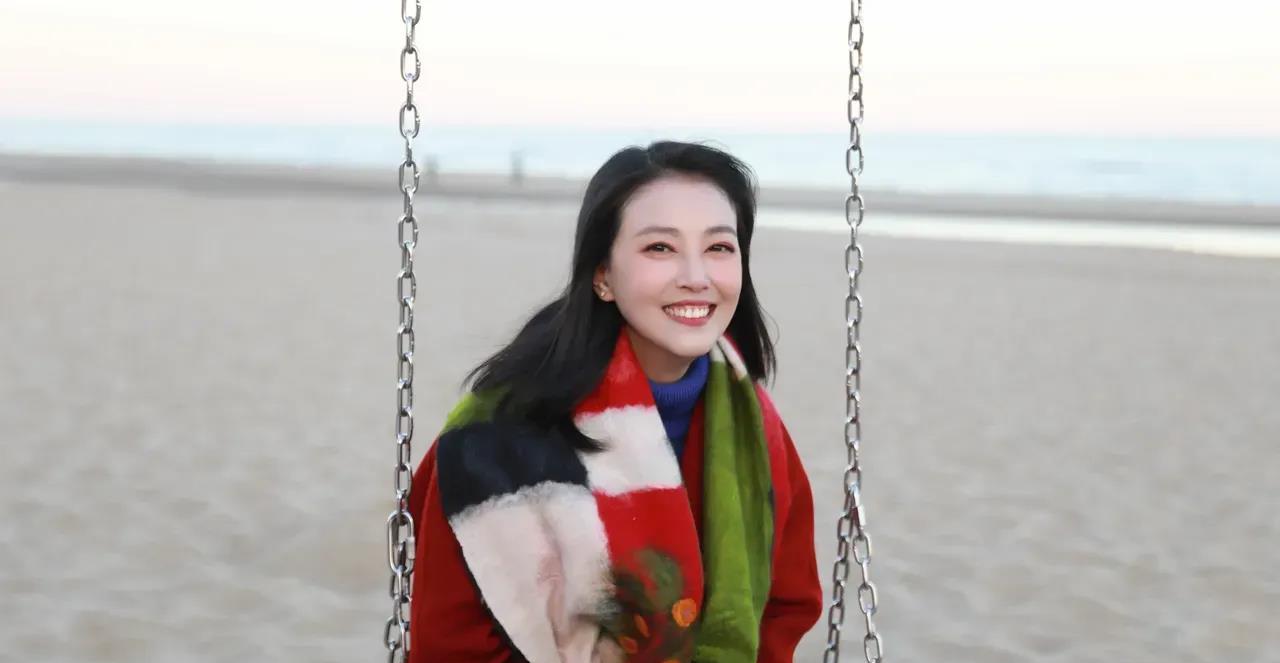 
周海媚的去世，再次敲响了警钟！看似自由的单身生活，实则存在隐患：就是一旦身体出
