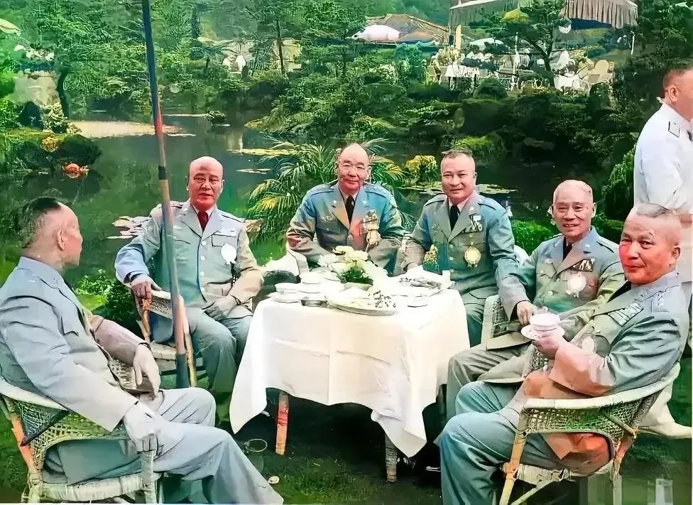 当年随老蒋撤离的一群败将！