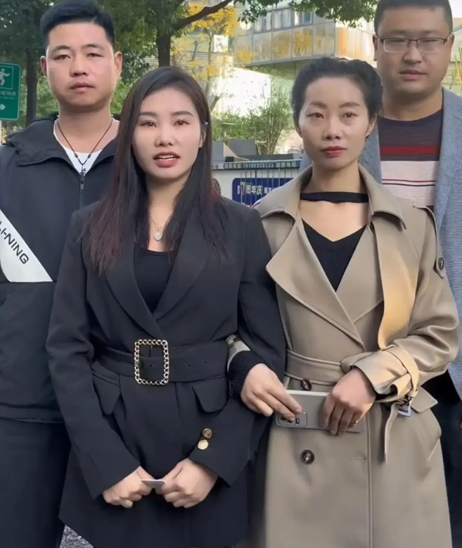 这两天杨妞花的话题上了热搜，说两句。
1，杨妞花应该属于天赋异禀的人。看她的谈吐
