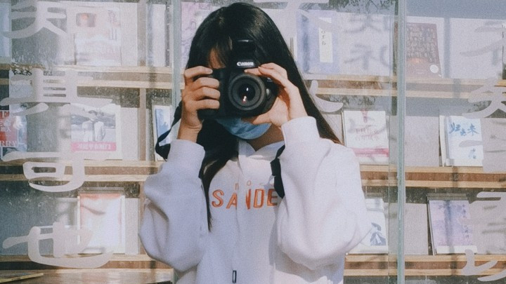 揭秘娱乐圈内幕：娱乐自媒体曝光大明星的秘密生活