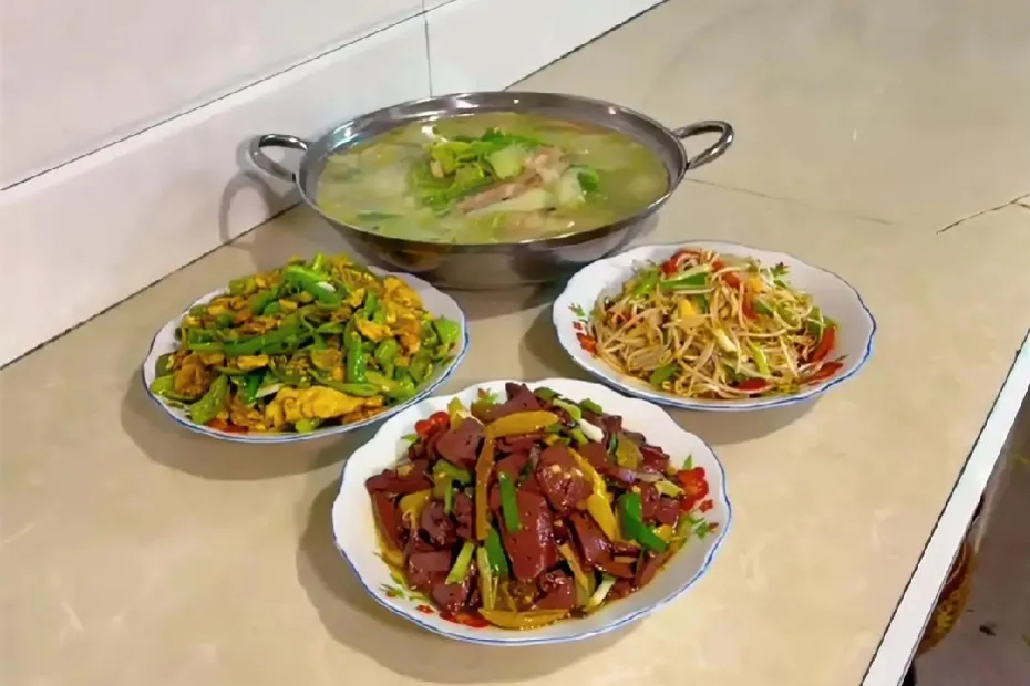 我特别讨厌儿媳妇的一个行为。她每次在家里总是八九点钟才起床，这就算了，最重要的是
