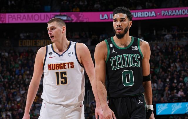 今天NBA官方网站公布了最新一期的球队实力榜单，和11月份的最佳球员。球队实力榜