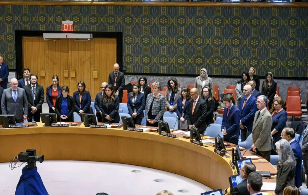 美国终于没投反对票！刚刚，在联合国安理会就巴以冲突举行的紧急会议中，顺利通过了由
