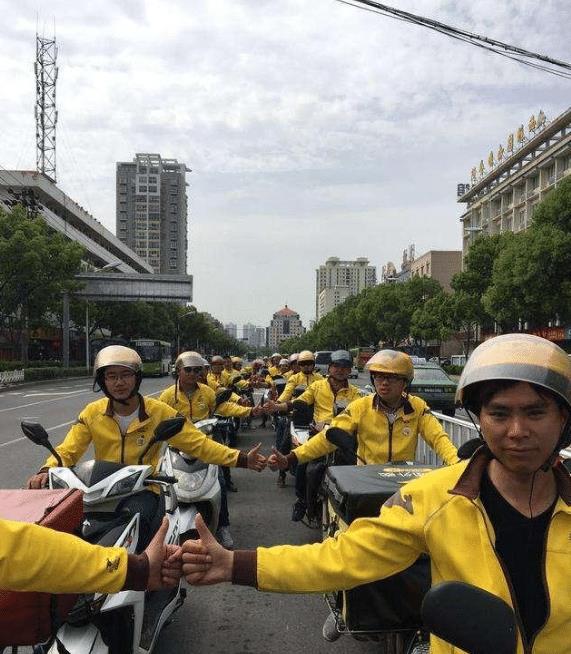 有人预测：再这么搞下去，很多人会被打回原形，返回农村！说实话，再这么搞下去，好多