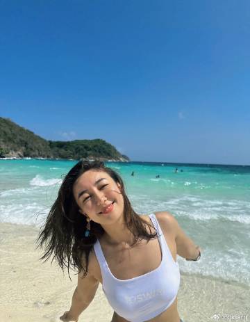 天天泡海边 狠狠过了一波夏天