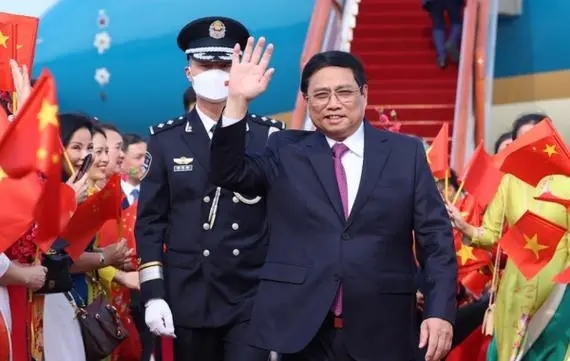 中国和越南关系提升是一件好事，符合两国的利益。但是，我们要留个心眼，上世纪五六十