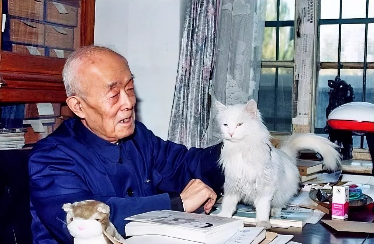 “北大终生教授”季羡林，语出惊人：“多少年后，我醒悟过来，终于发现了一个宇宙真理