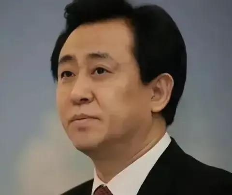 有传闻，许家印因心肌梗塞去逝。但官媒还未公布，不知道这条消息是真的，还是假的？
