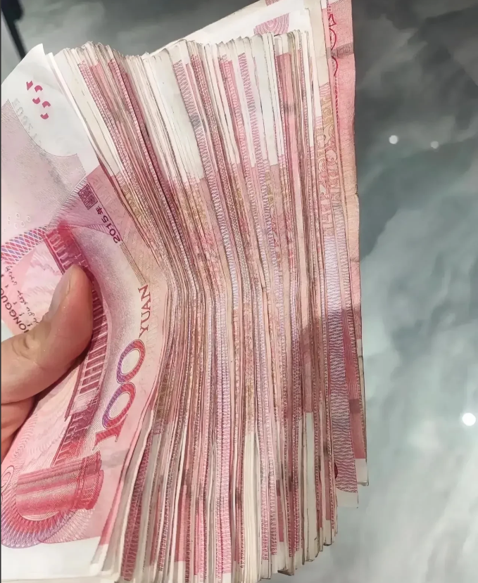 我现在不劝年轻人辛苦读书了，我的儿子亲身经经历让我心寒，他熬了十几年，专心苦读终