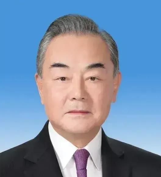 王毅李肇星强强联手必能稳定局势
七月底王毅刚刚上任外交部长职位，仅仅过了不到两个