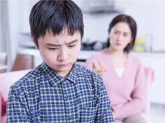 #宝妈育儿交流#  很多父母在教育孩子的过程中，总是会下意识地给孩子贴各种各样不
