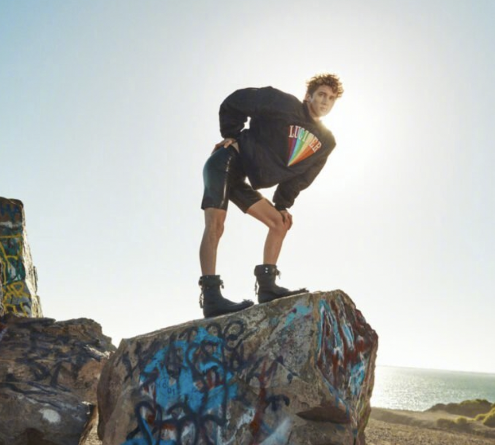我嗷！这身材你给几分？Troye Sivan 最新写真照片！