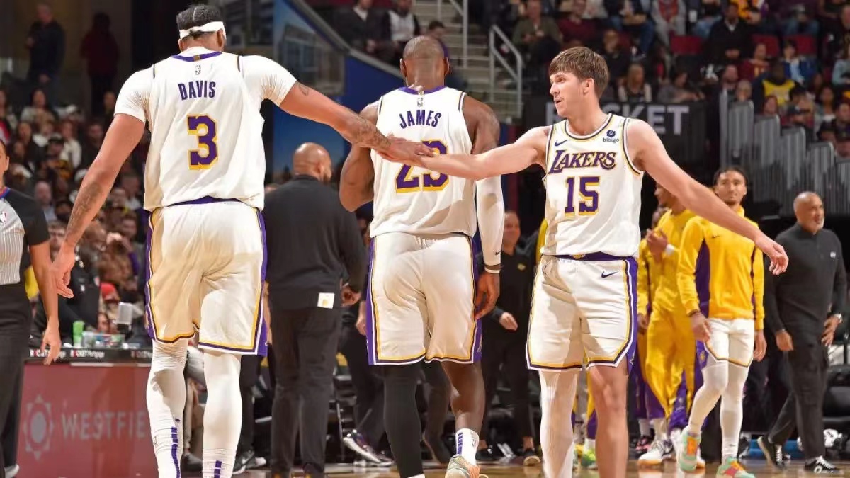 三个关键属性告诉你，湖人的这笔签约有多么超值！
客场战胜骑士，湖人后卫奥斯汀里夫