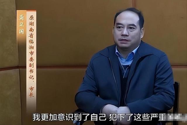 现如今，政府官员的数量已经成为人们热议的话题。特别是在县级政府层面，一个县的正、