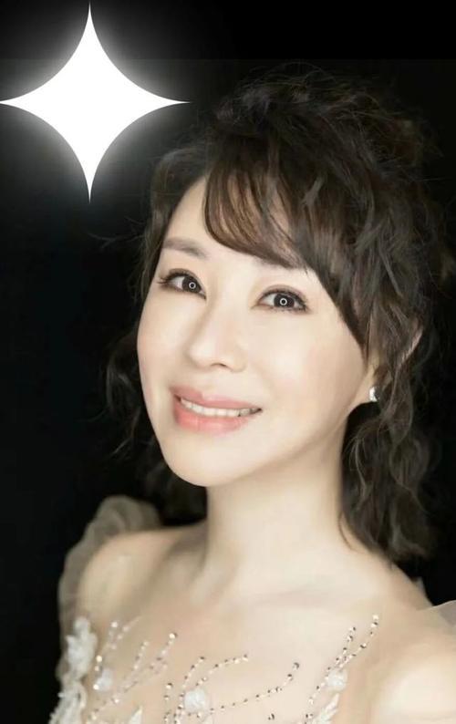 她被称为民歌女王,9登春晚,嫁大37岁上司,如今47岁仍孑然一身(民俗歌曲女歌手)-第28张图片-九妖电影 她被称为民歌女王,9登春晚,嫁大37岁上司,如今47岁仍孑然一身(民俗歌曲女歌手)-第28张图片-九妖电影