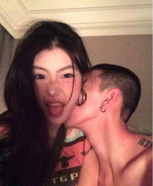 操， 谁他妈能懂 ​​​