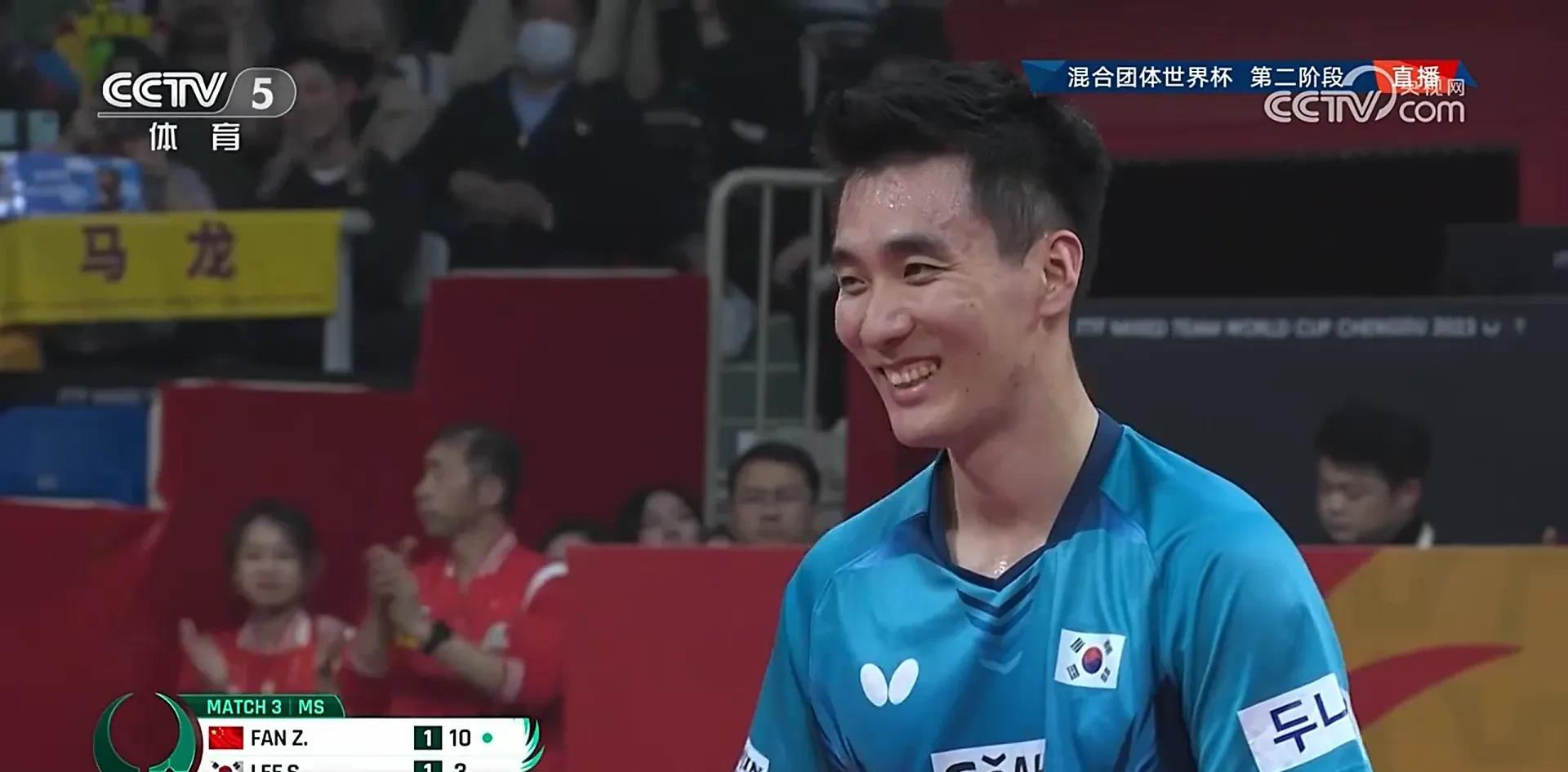 
为什么韩国队输给了中国队显得好开心？

而日本鬼子输中国队，却痛哭流涕！

你