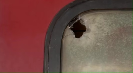 印度铁路警察执勤中突然开枪，1名上司和3名乘客死亡

据《印度斯坦时报》报道，7