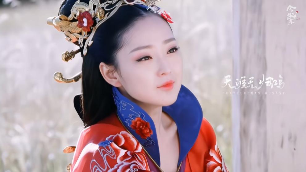 她是兰陵王的未婚妻，原本星途璀璨，可惜剧还未播出就因病去世了