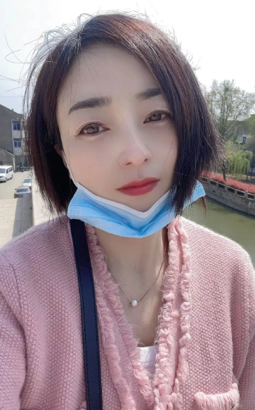 我今年41岁，因为老公出轨，离婚快一年了儿子上大三，儿子和房子归我，纠缠了半年，