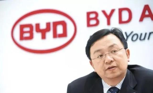 很多人拿比亚迪跟华为相提并论，我认为他们各方面都在伯仲之间，但是比亚迪有很重要的